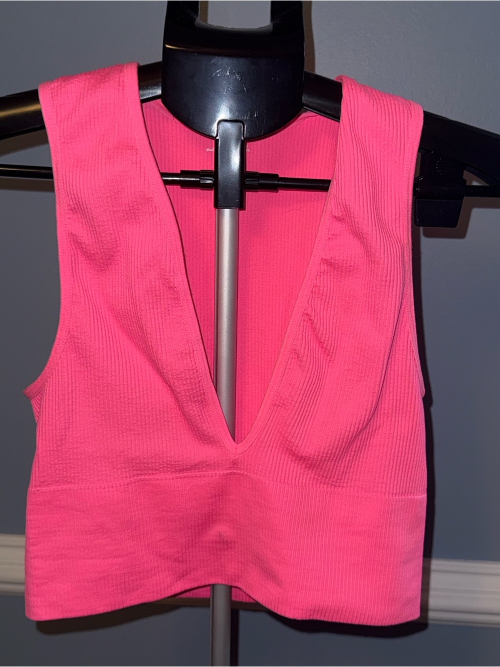 Out From Under Hot Pink Ribbed V-Neck Crop Tank Top M